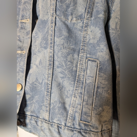 Floral Jean Jacket - Picture 4 of 4